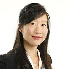  Julia KUNG